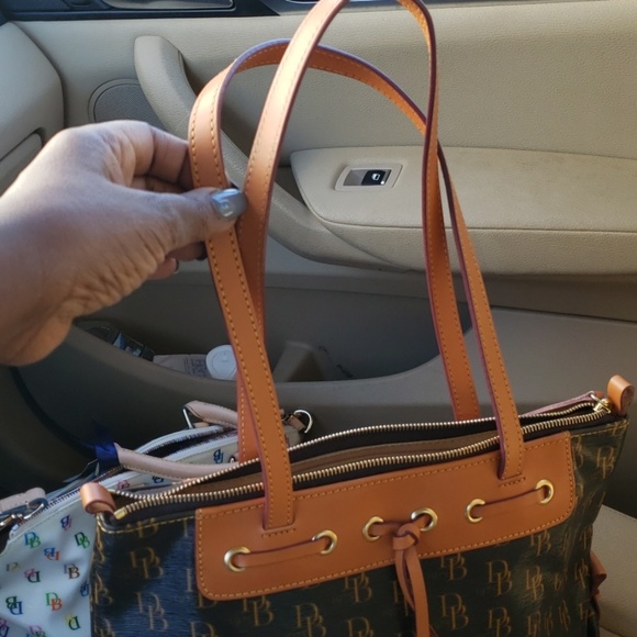 Dooney & Bourke handbag - Picture 7 of 8